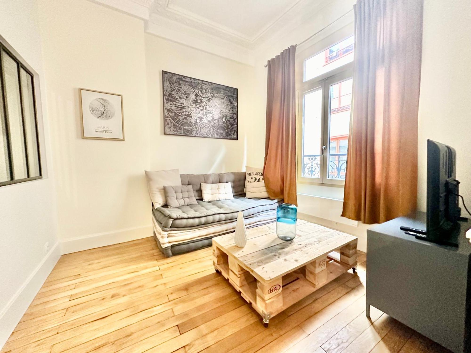 Le Pantheon, Urbain Et Authentique Apartment ลิมอจส์ ภายนอก รูปภาพ